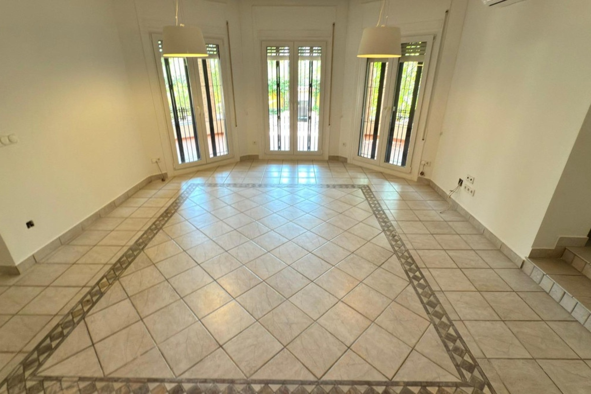 Wiederverkauf - Villa - Alicante - Alicante Centro