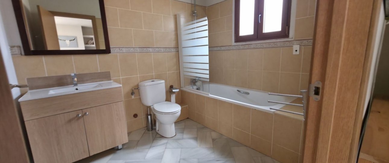 Wiederverkauf - Villa - Estepona - Atalaya