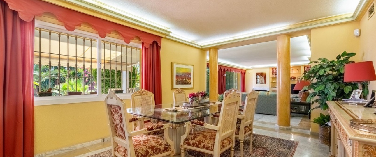 Wiederverkauf - Villa - Estepona - Atalaya