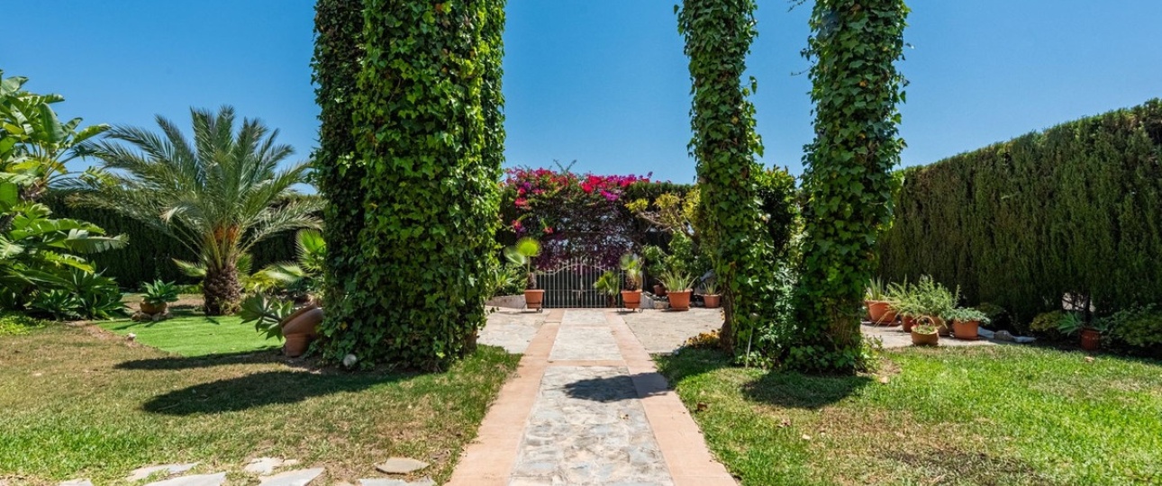 Wiederverkauf - Villa - Estepona - Atalaya