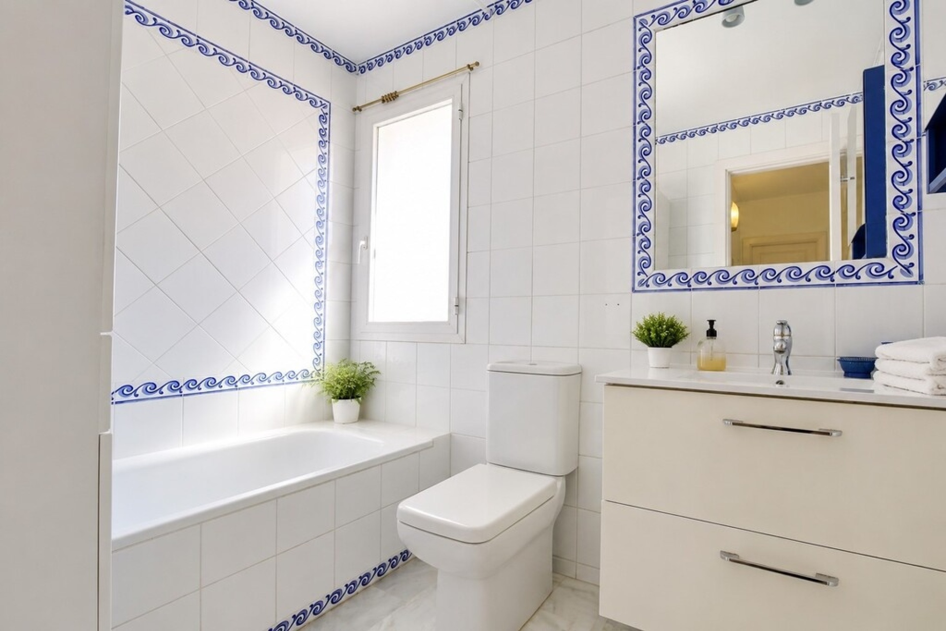 Wiederverkauf - Villa - Estepona - Atalaya