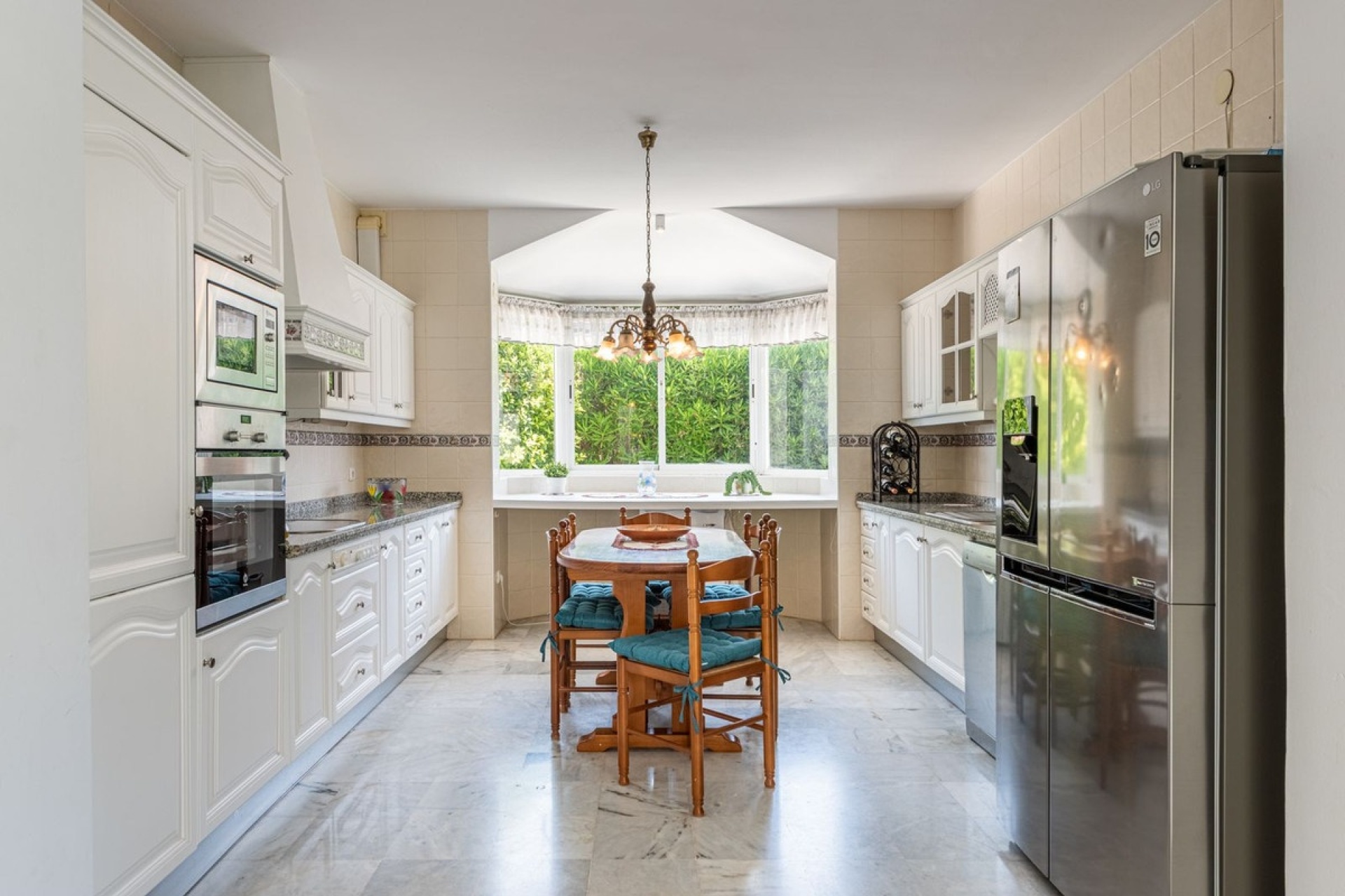 Wiederverkauf - Villa - Estepona - Atalaya