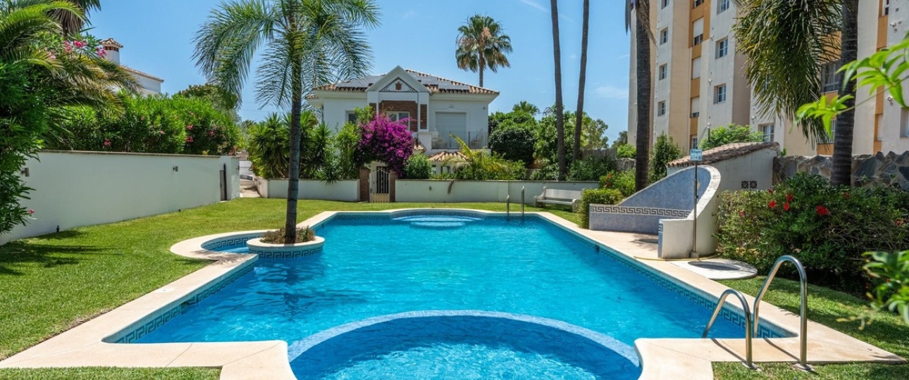 Wiederverkauf - Villa - Estepona - Atalaya