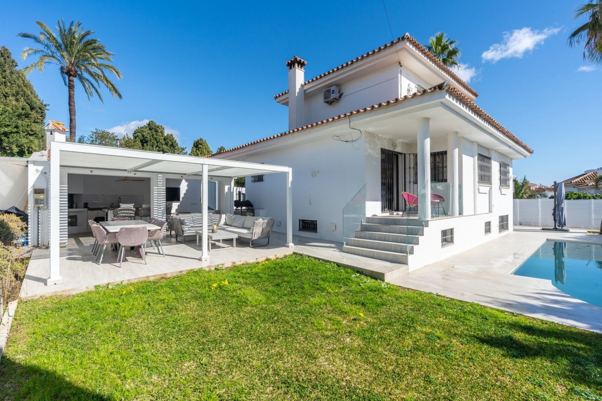 Wiederverkauf - Villa - Estepona - Atalaya