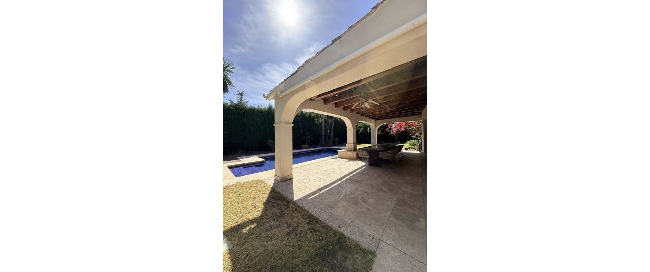 Wiederverkauf - Villa - Estepona - Bel Air