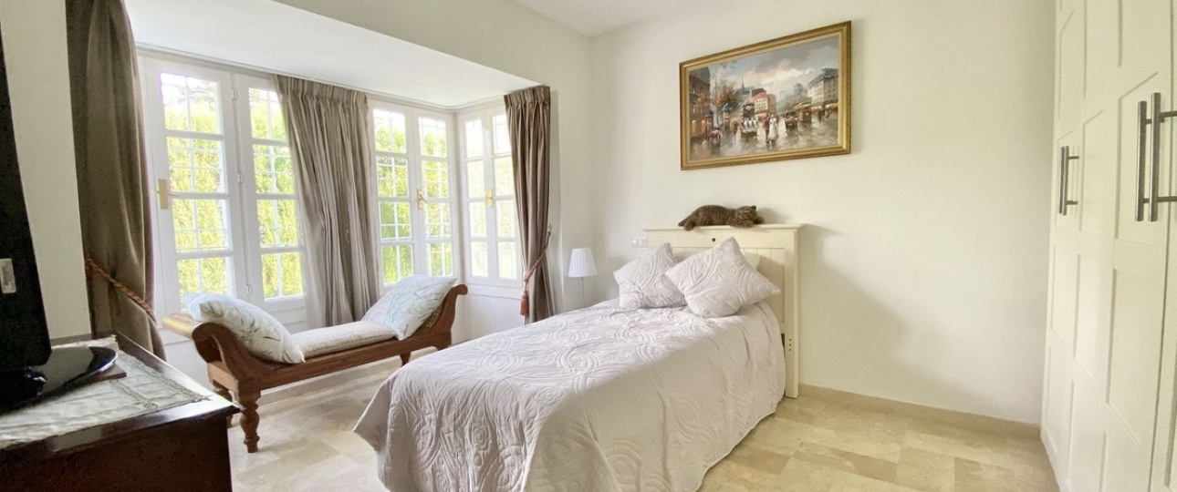 Wiederverkauf - Villa - Estepona - Benamara