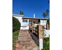 Wiederverkauf - Villa - Estepona - El Padron
