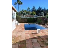 Wiederverkauf - Villa - Estepona - El Padron