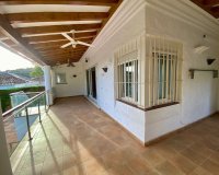 Wiederverkauf - Villa - Estepona - El Padron