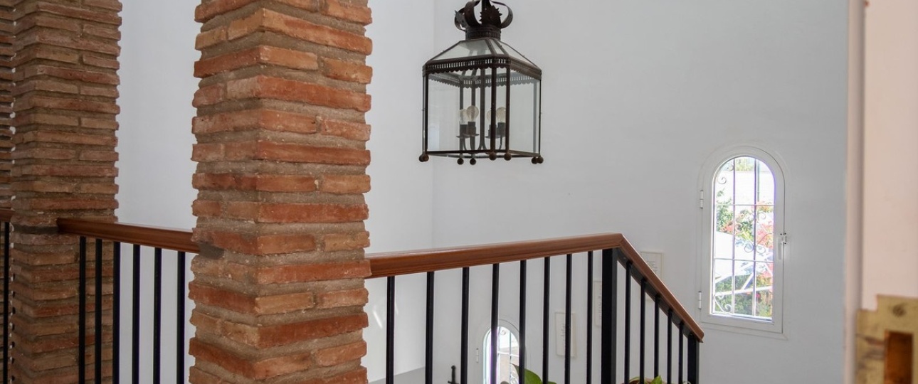 Wiederverkauf - Villa - Estepona - El Padron