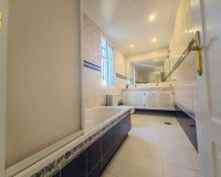 Wiederverkauf - Villa - Estepona - Estepona Centro