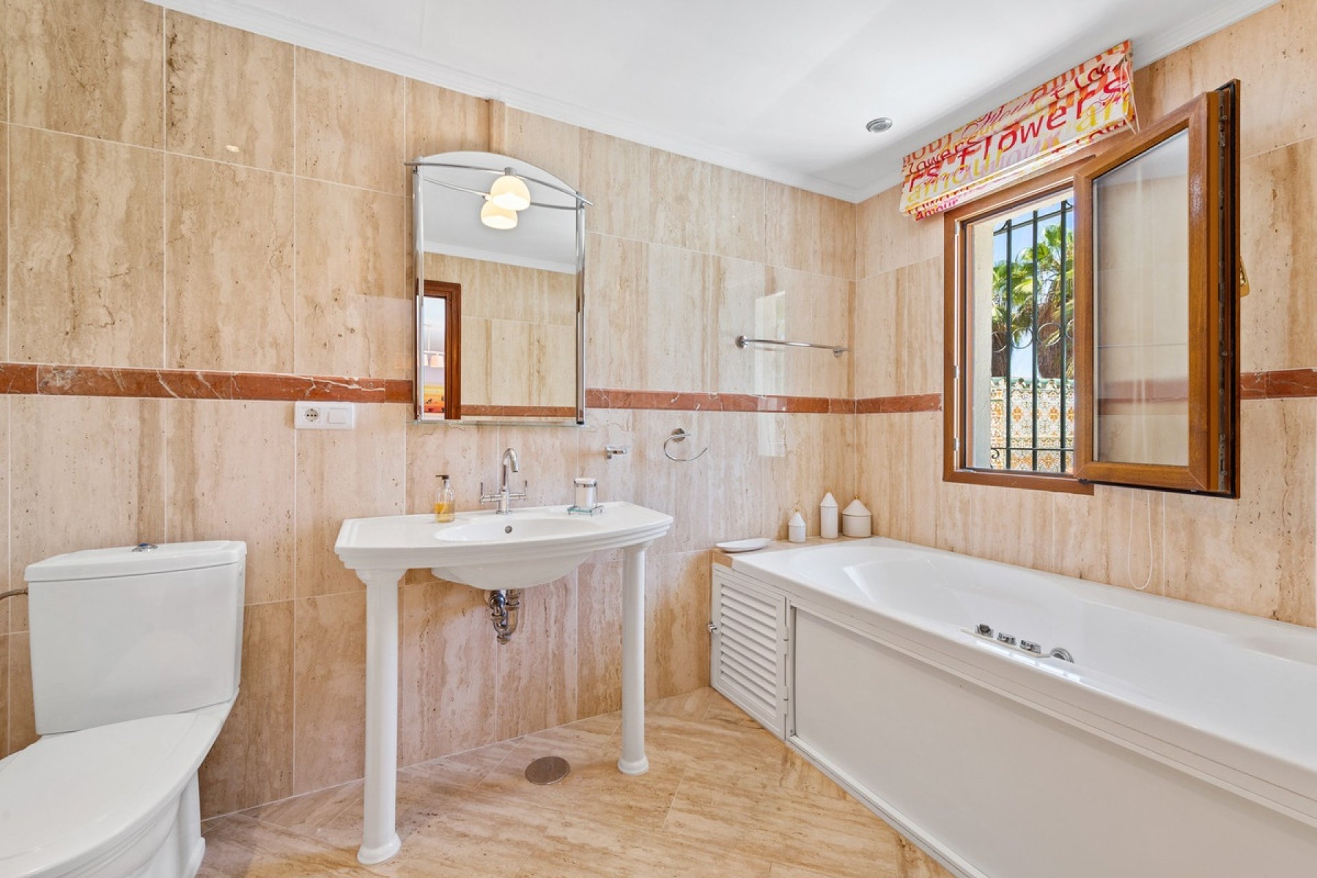 Wiederverkauf - Villa - Estepona - Estepona Centro