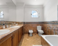 Wiederverkauf - Villa - Estepona - Estepona Centro