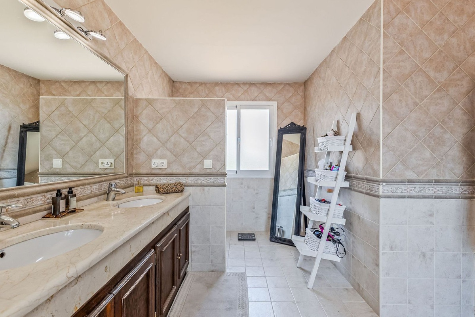 Wiederverkauf - Villa - Estepona - Estepona Centro