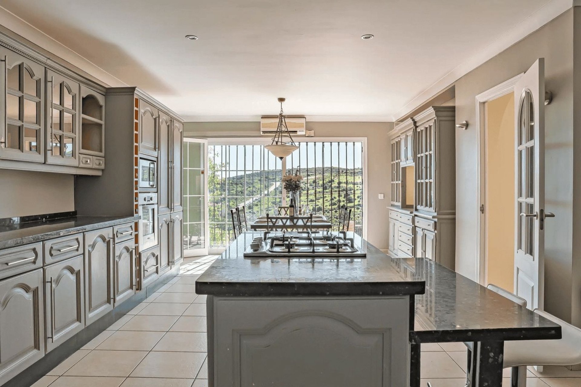 Wiederverkauf - Villa - Estepona - Estepona Centro