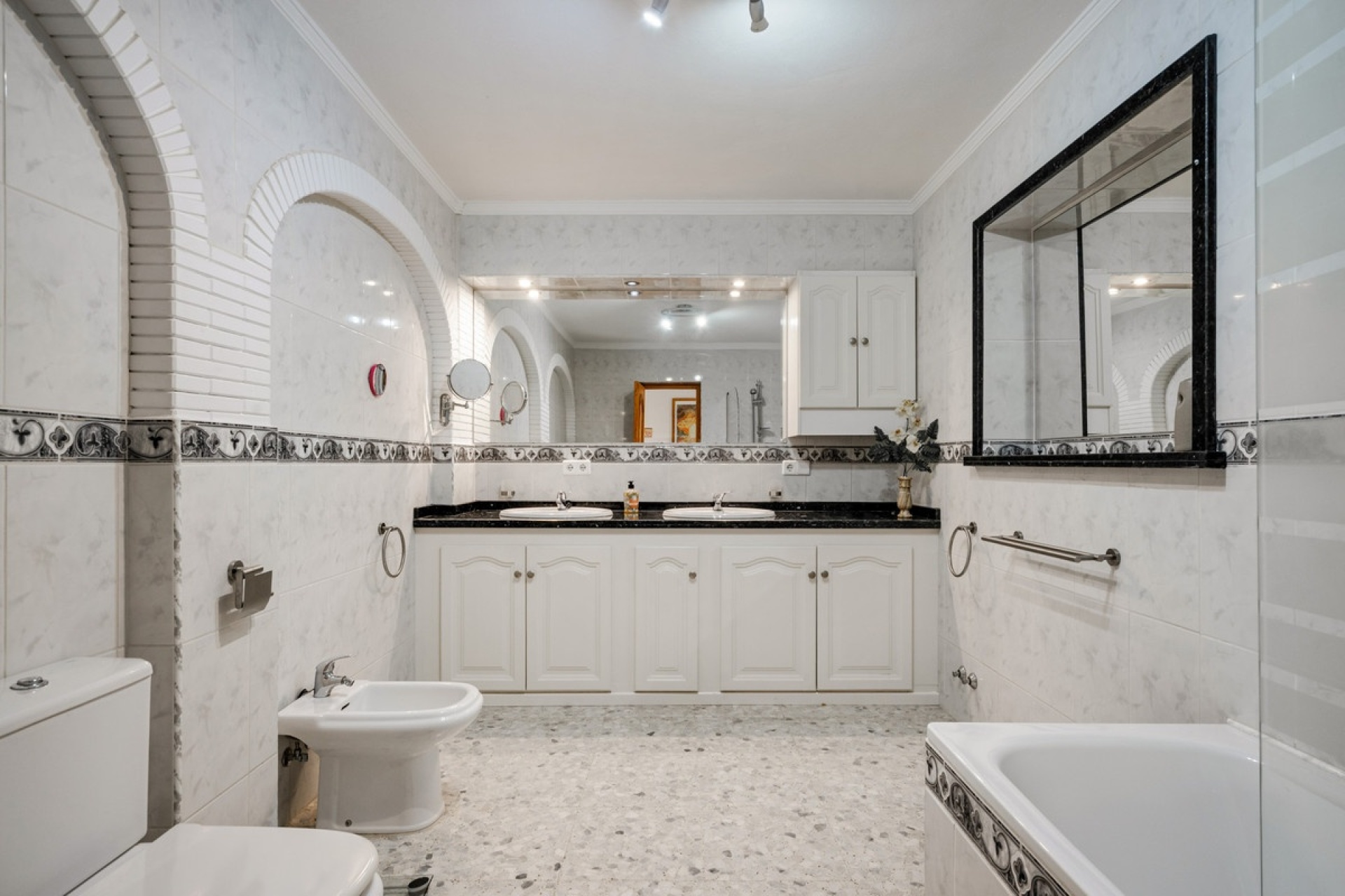 Wiederverkauf - Villa - Estepona - Estepona Centro