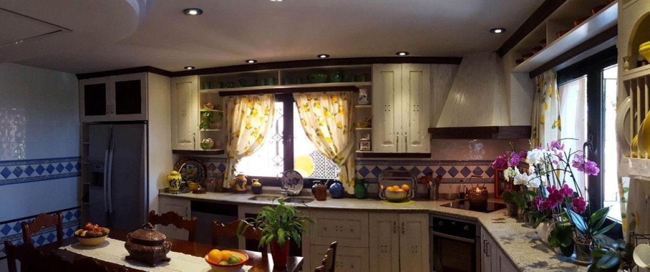 Wiederverkauf - Villa - Estepona - Estepona Centro