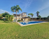 Wiederverkauf - Villa - Estepona - Estepona Centro