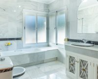 Wiederverkauf - Villa - Estepona - New Golden Mile