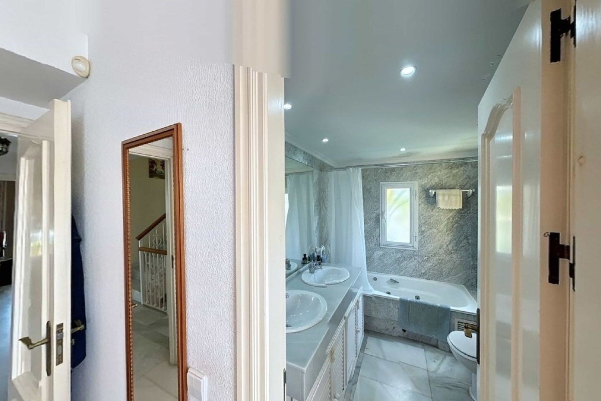 Wiederverkauf - Villa - Estepona - New Golden Mile