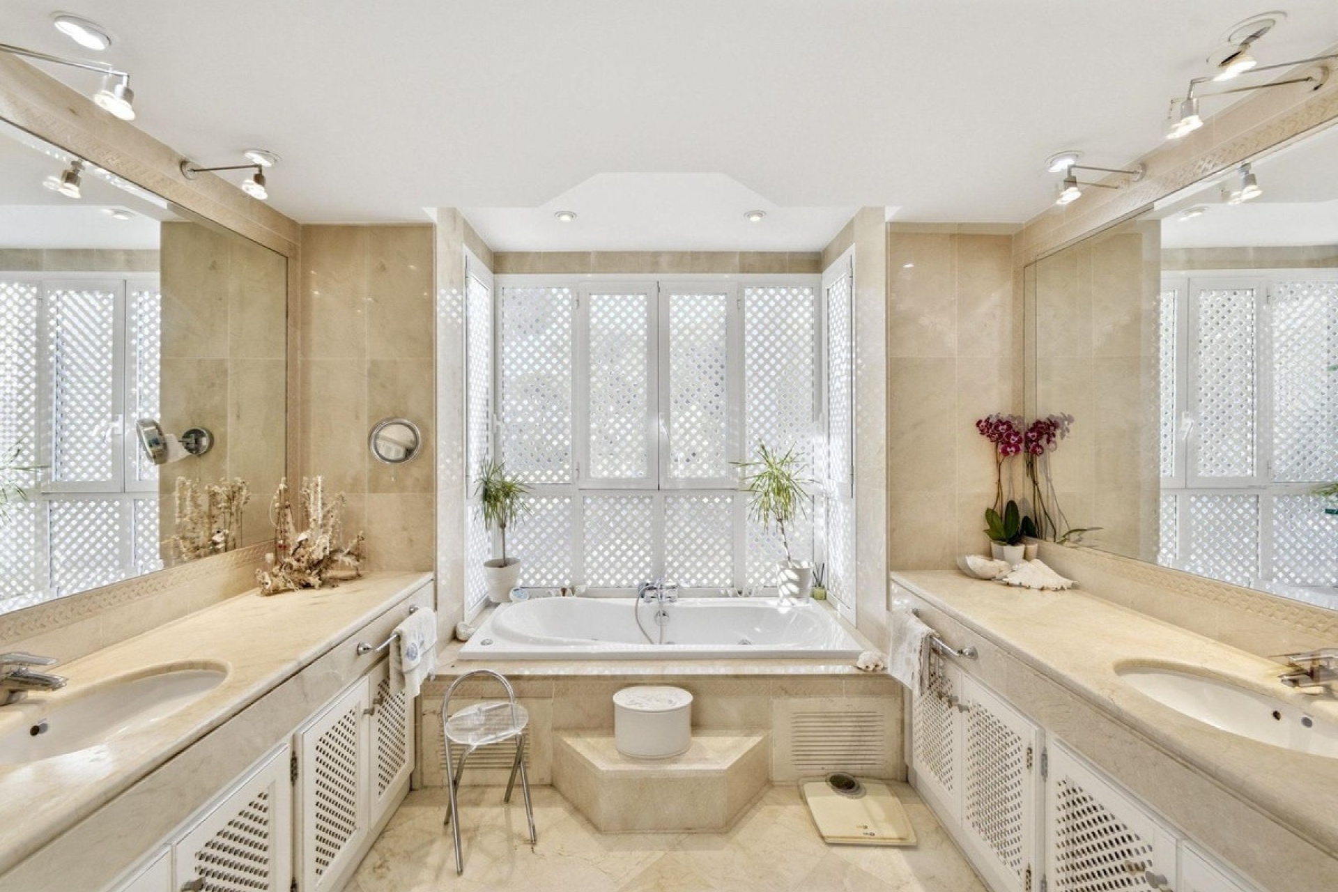 Wiederverkauf - Villa - Estepona - New Golden Mile