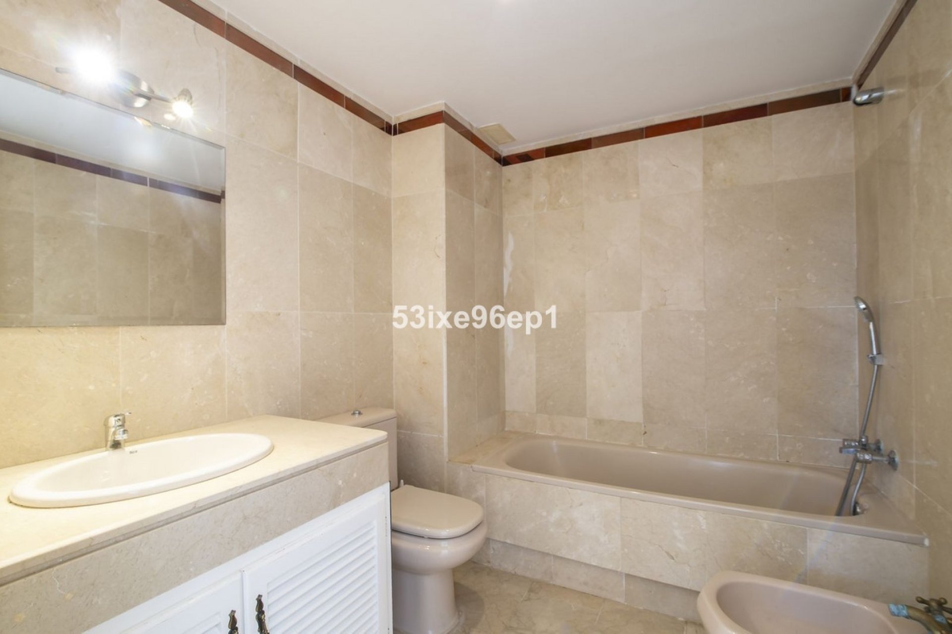 Wiederverkauf - Villa - Estepona - New Golden Mile
