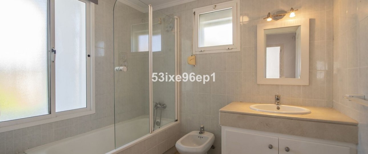 Wiederverkauf - Villa - Estepona - New Golden Mile