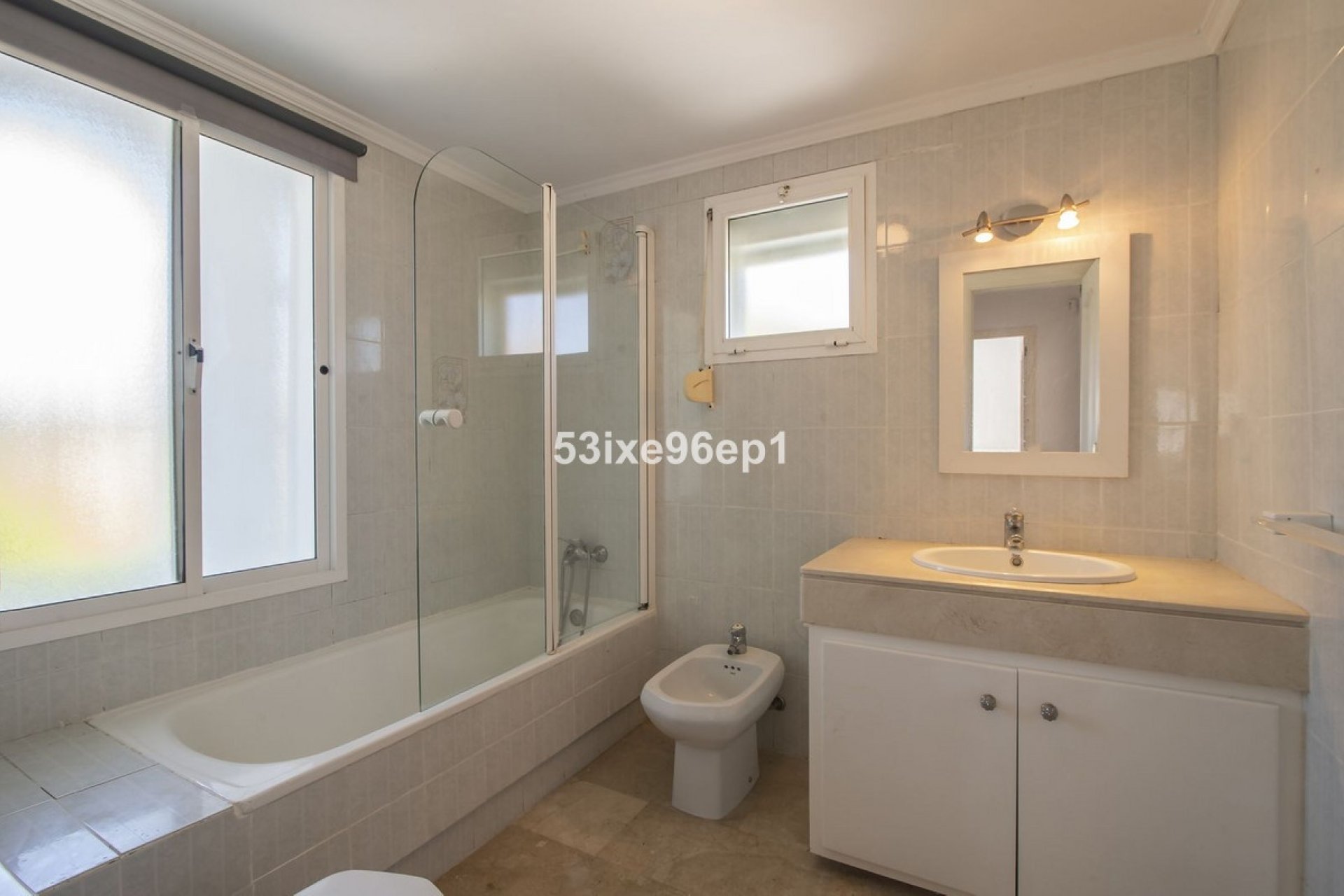 Wiederverkauf - Villa - Estepona - New Golden Mile