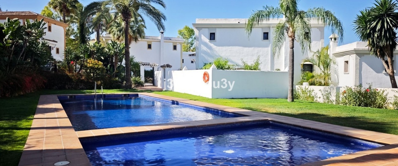 Wiederverkauf - Villa - Estepona - Selwo