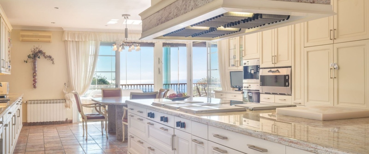 Wiederverkauf - Villa - Marbella - Altos de los Monteros
