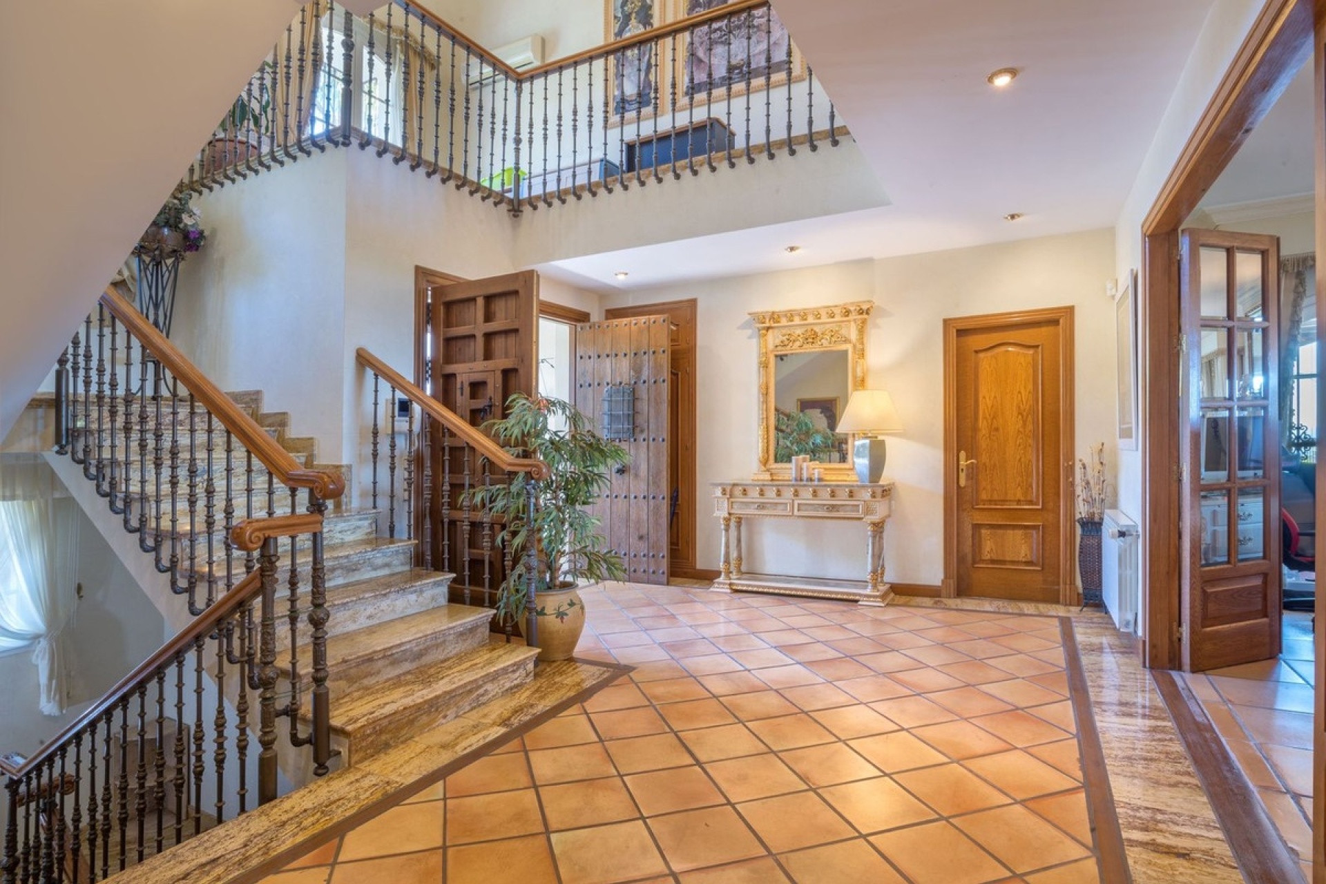 Wiederverkauf - Villa - Marbella - Altos de los Monteros