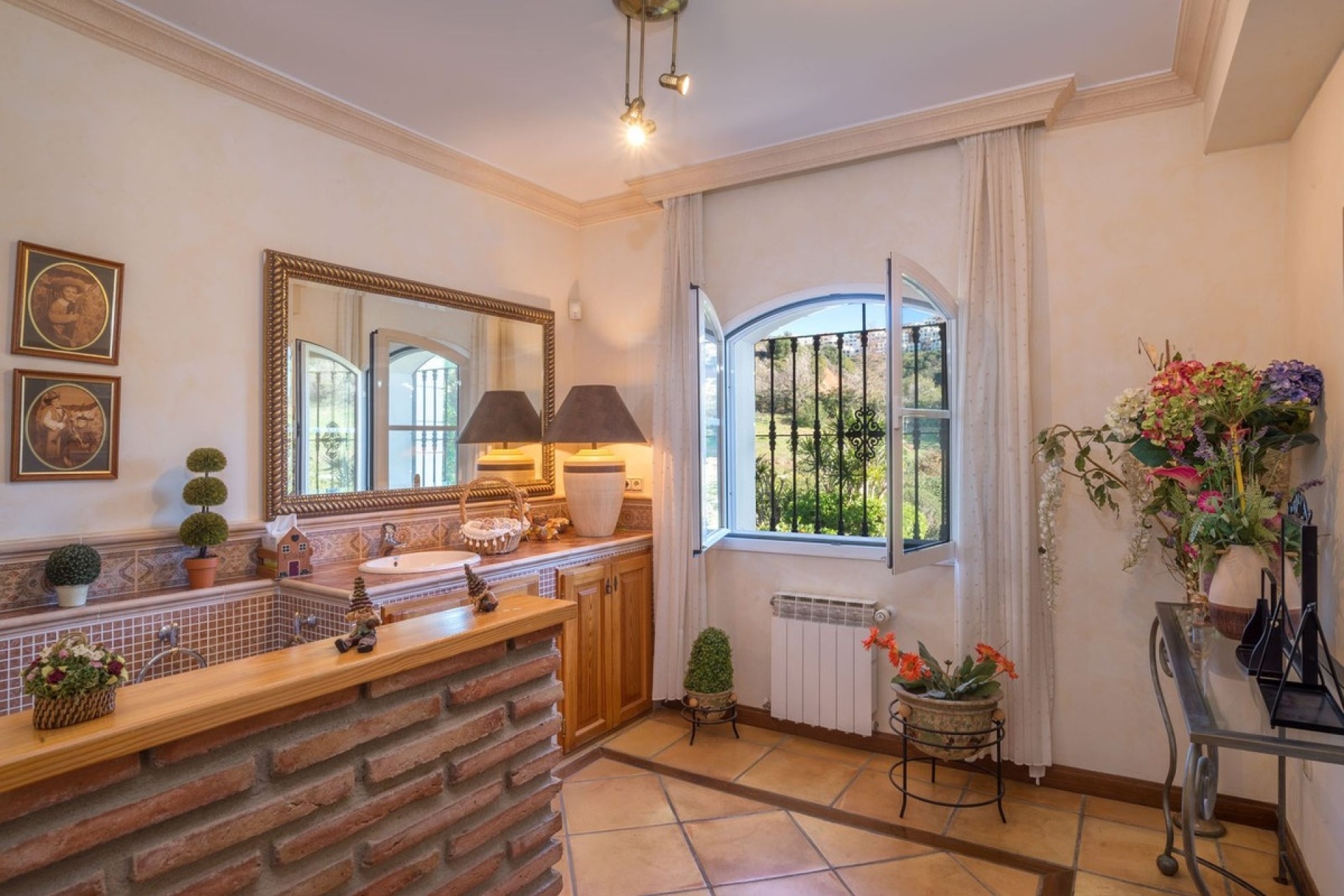 Wiederverkauf - Villa - Marbella - Altos de los Monteros
