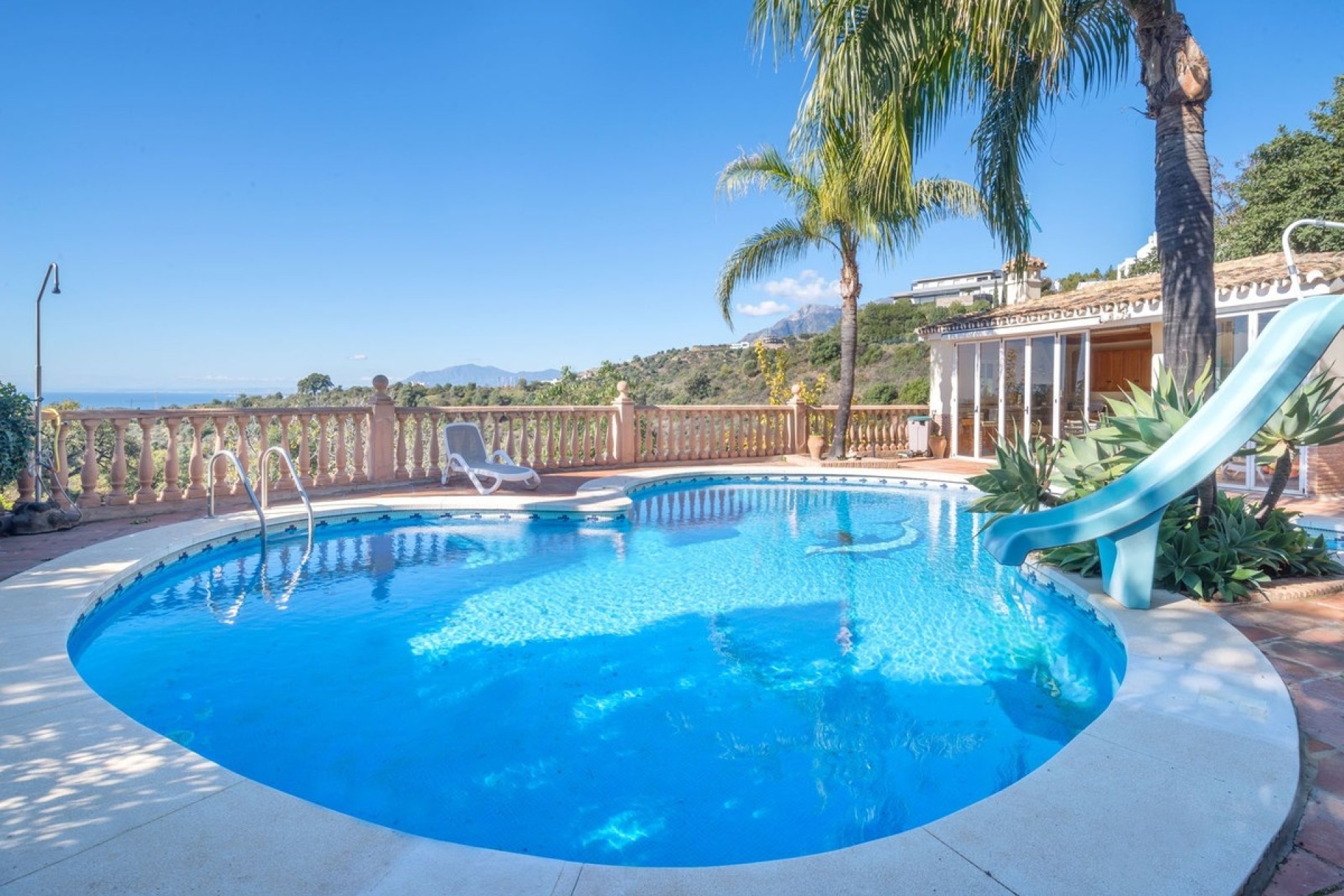 Wiederverkauf - Villa - Marbella - Altos de los Monteros