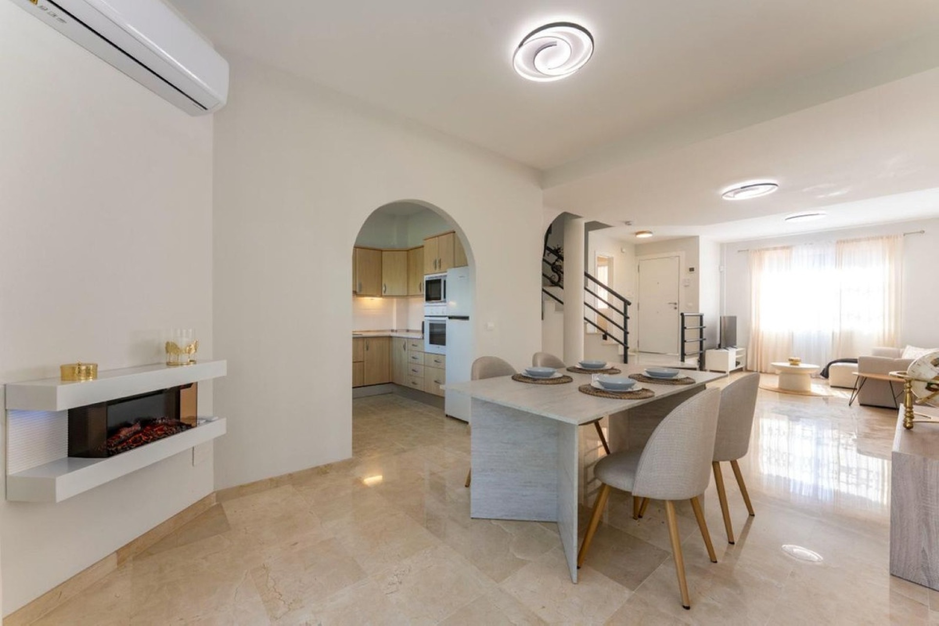 Wiederverkauf - Villa - Marbella - Artola