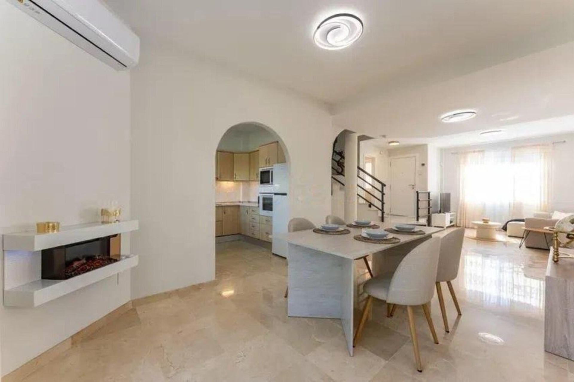 Wiederverkauf - Villa - Marbella - Cabopino
