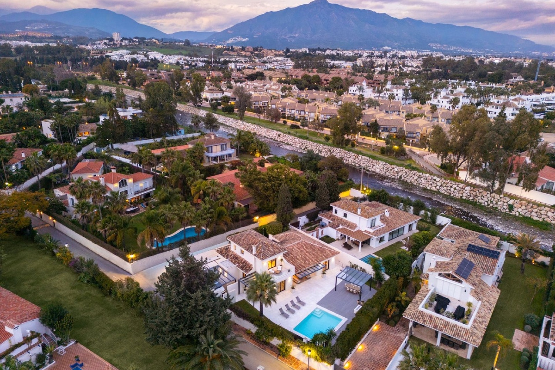 Wiederverkauf - Villa - Marbella - Cortijo Blanco