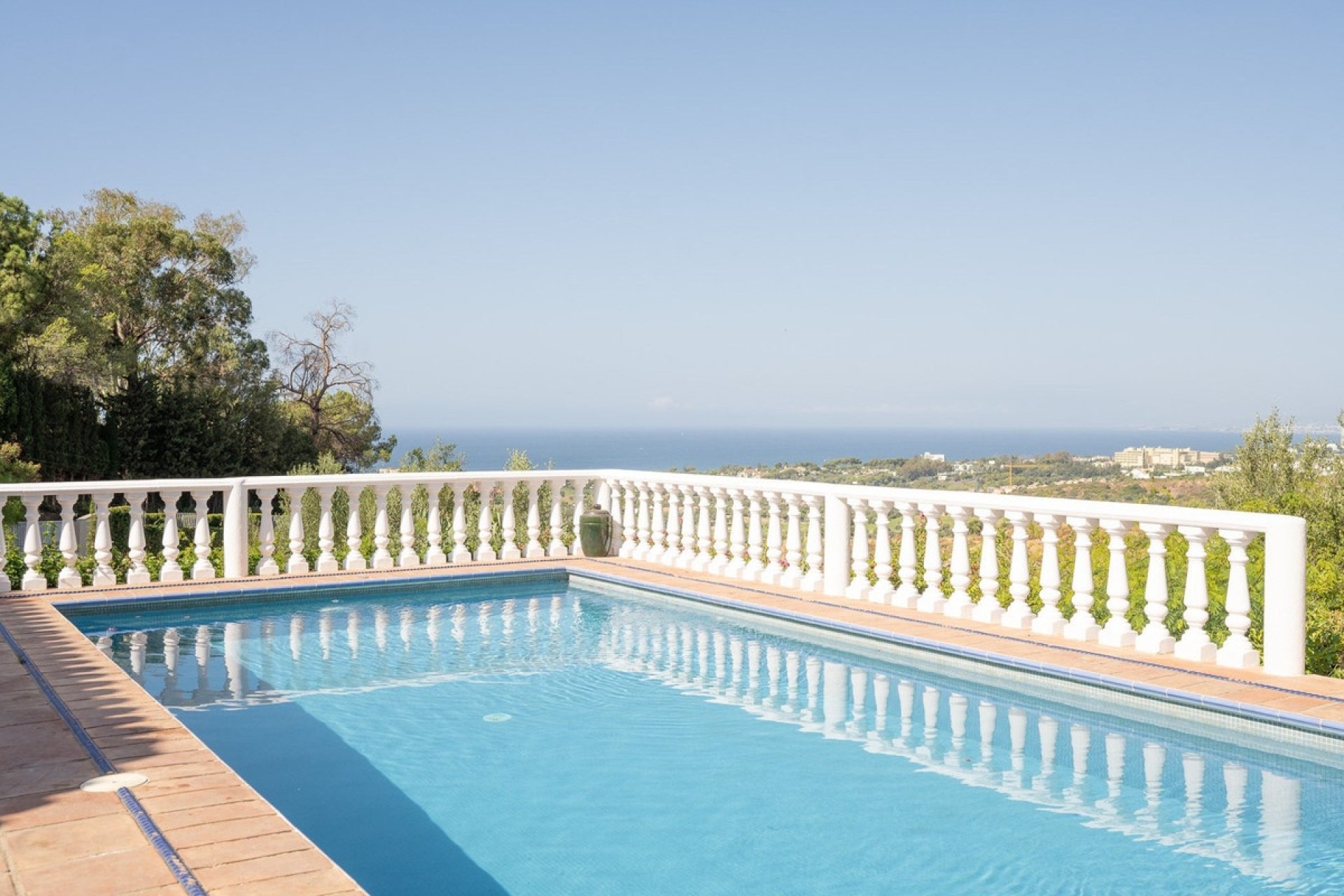 Wiederverkauf - Villa - Marbella - El Rosario