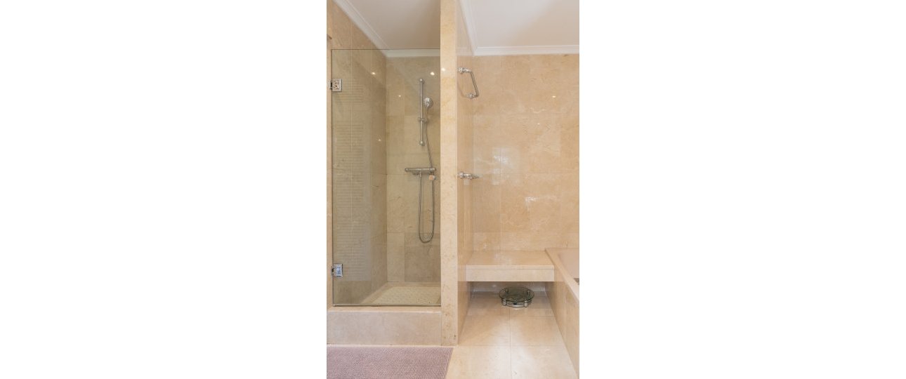 Wiederverkauf - Villa - Marbella - El Rosario