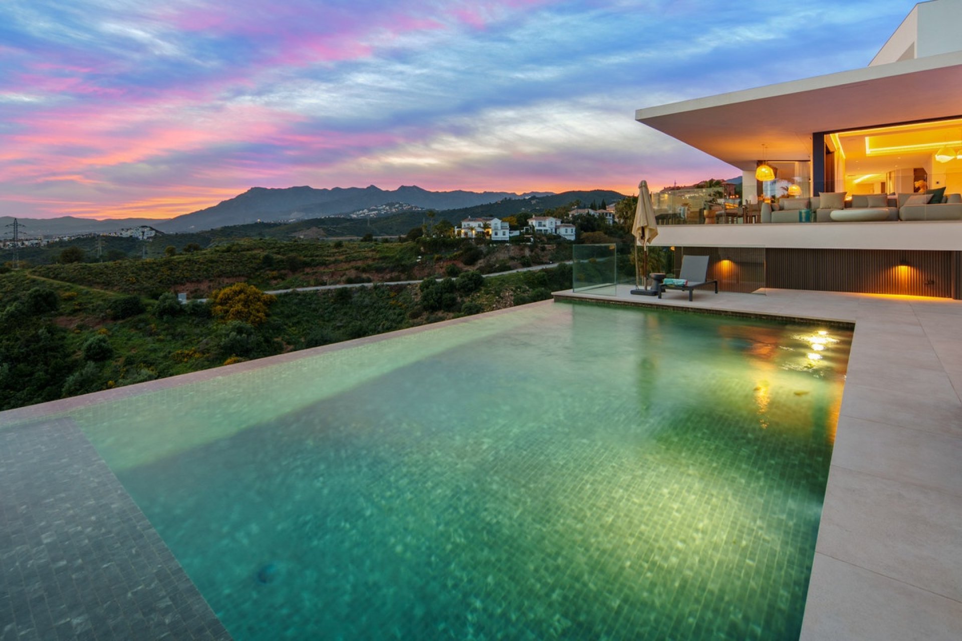 Wiederverkauf - Villa - Marbella - El Rosario