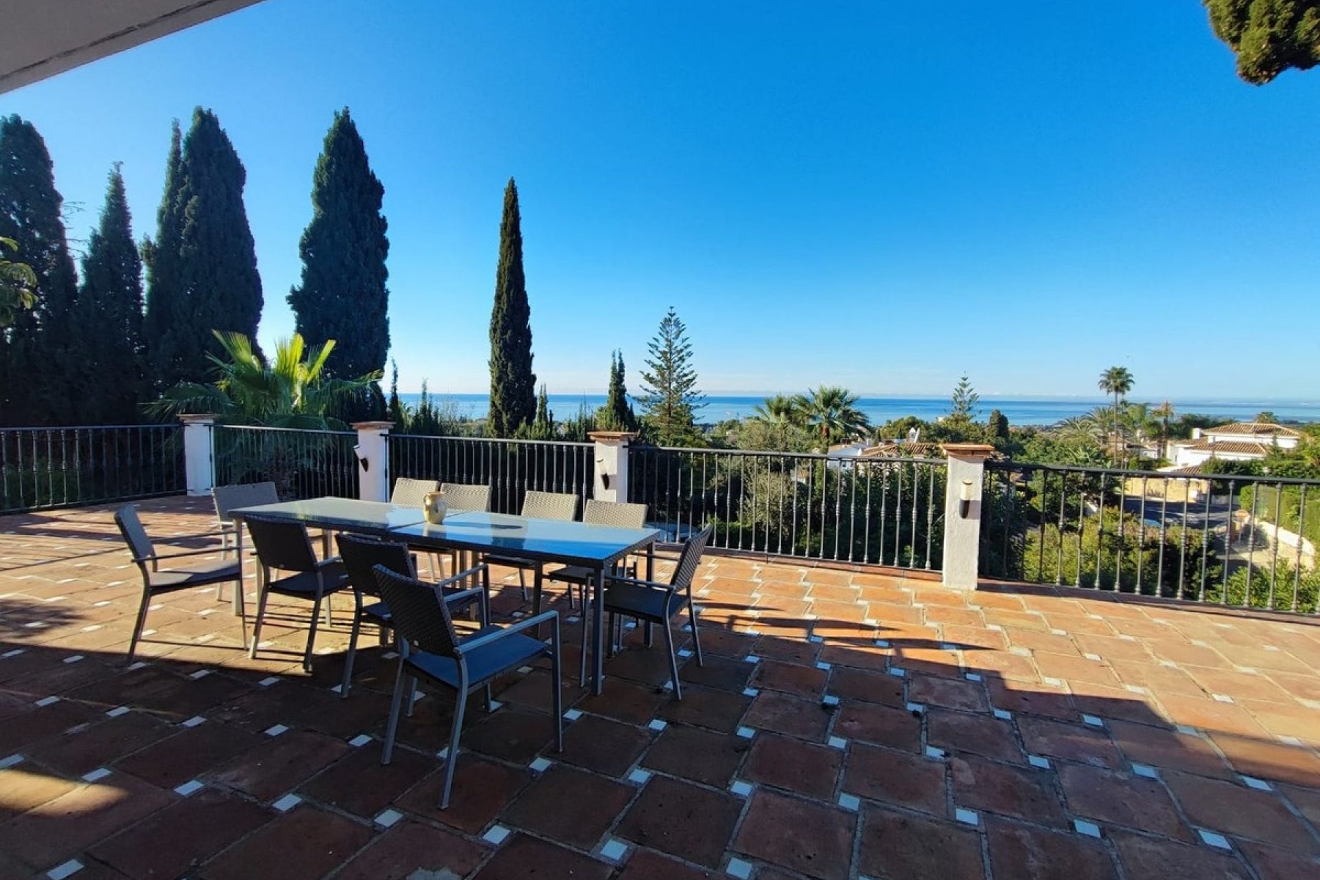 Wiederverkauf - Villa - Marbella - El Rosario