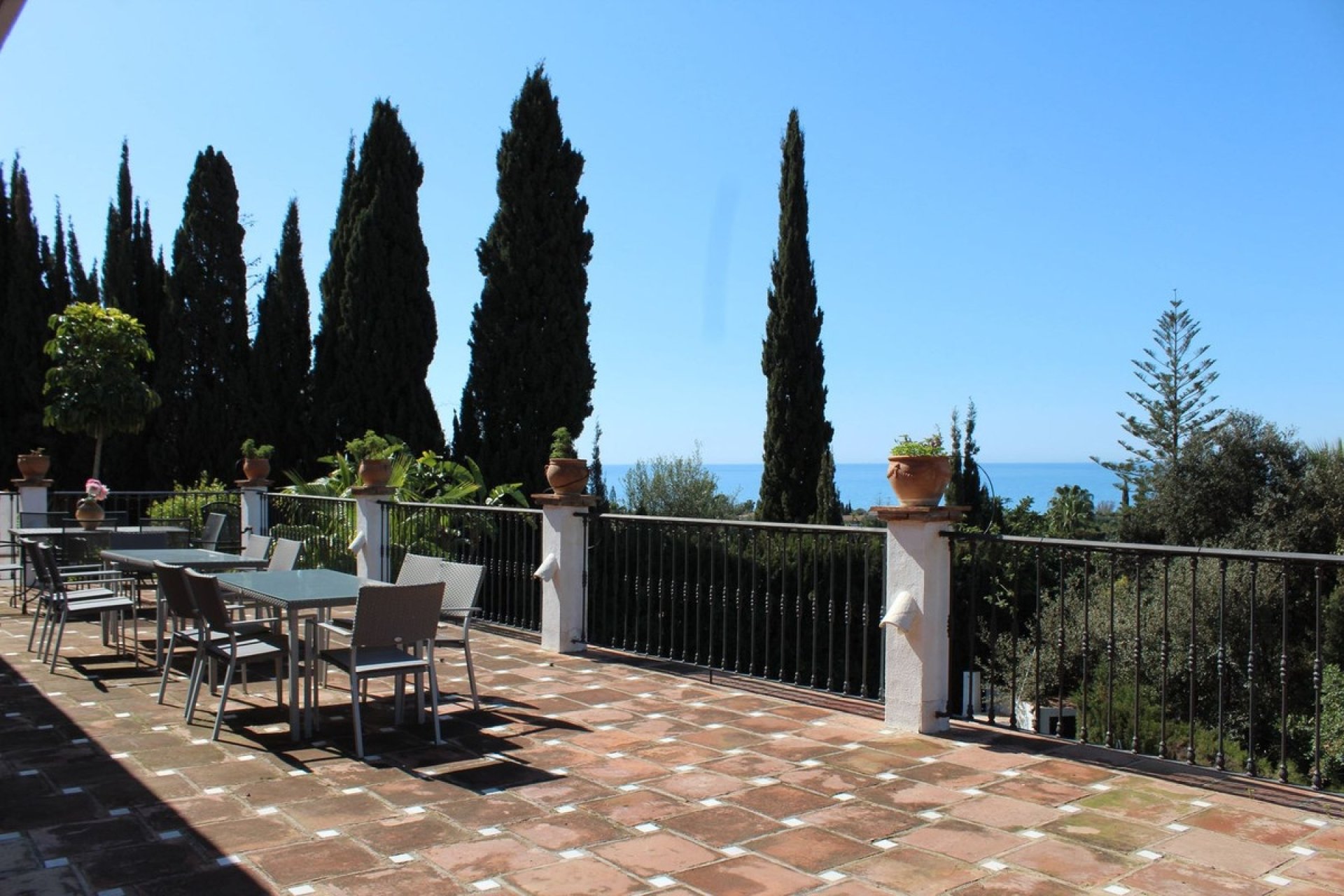 Wiederverkauf - Villa - Marbella - El Rosario
