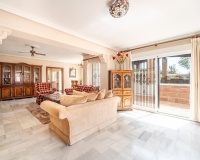 Wiederverkauf - Villa - Marbella - El Rosario