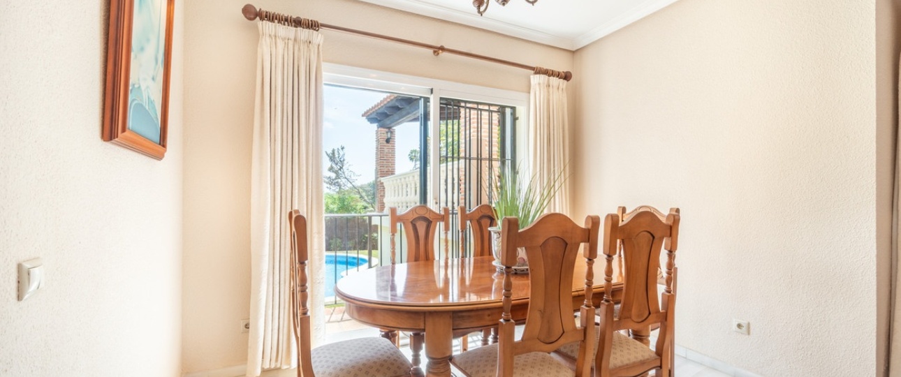 Wiederverkauf - Villa - Marbella - El Rosario