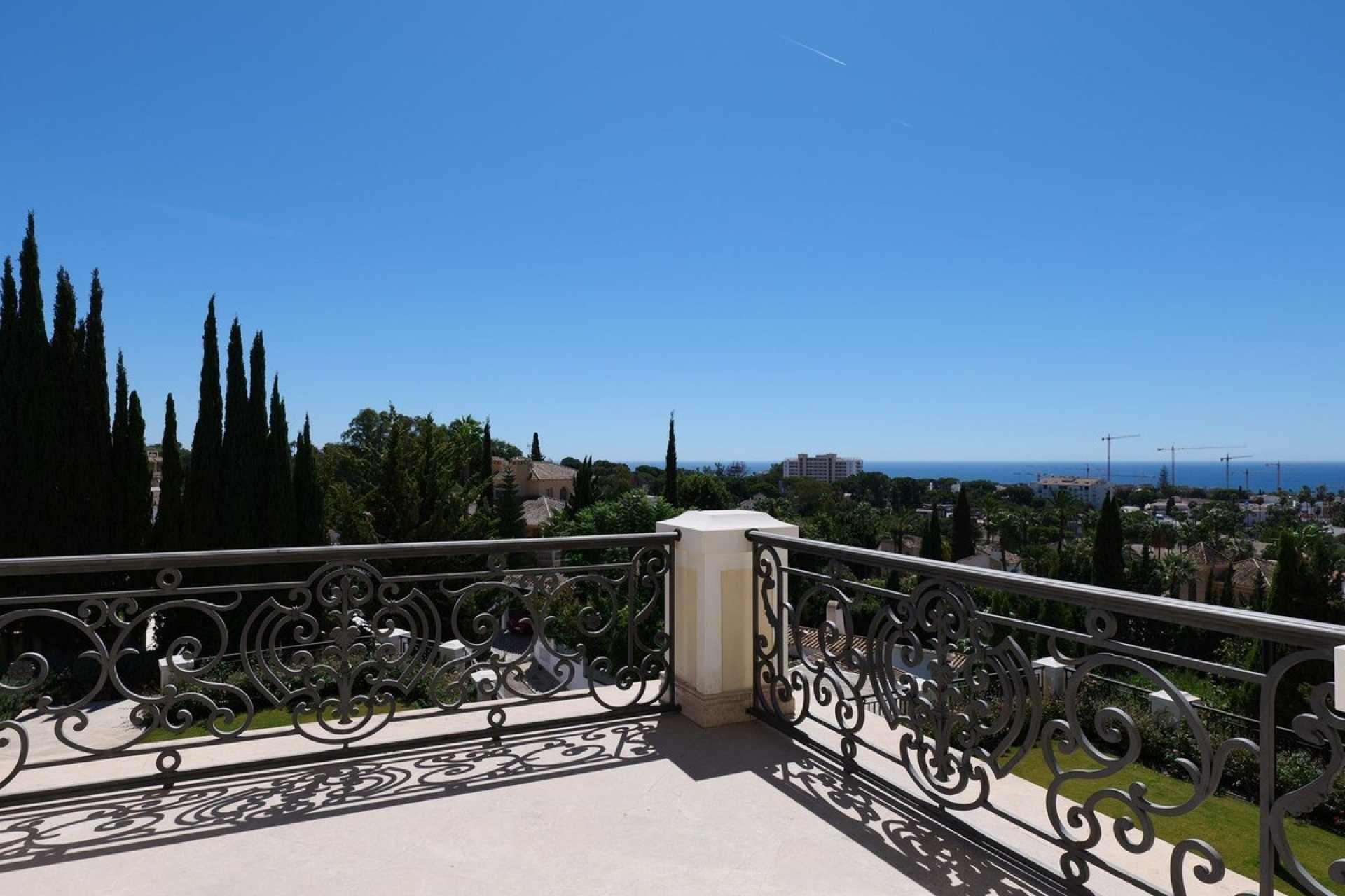 Wiederverkauf - Villa - Marbella - El Rosario