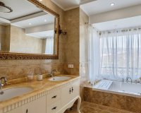 Wiederverkauf - Villa - Marbella - El Rosario