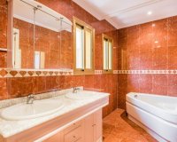 Wiederverkauf - Villa - Marbella - El Rosario