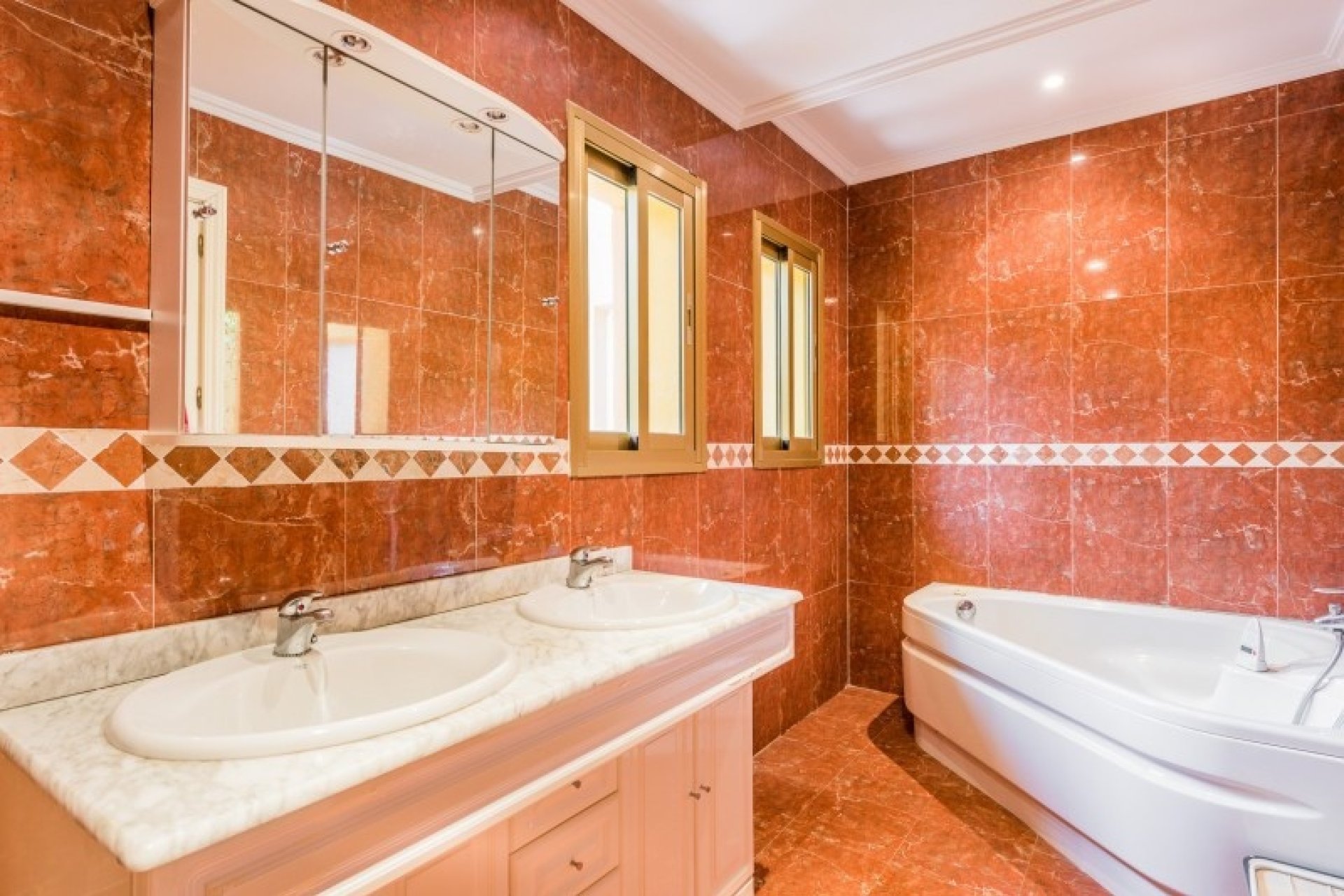 Wiederverkauf - Villa - Marbella - El Rosario