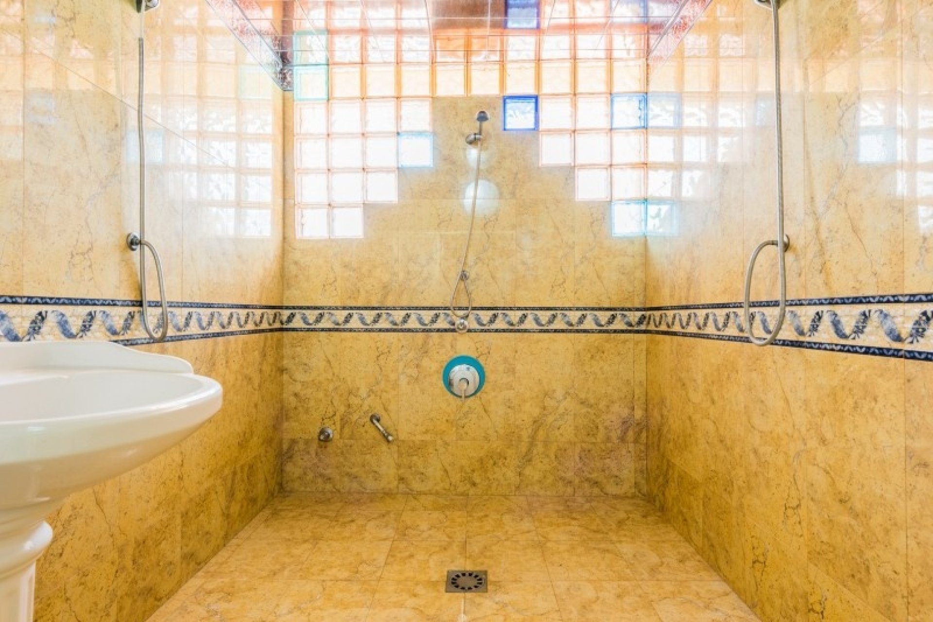 Wiederverkauf - Villa - Marbella - El Rosario