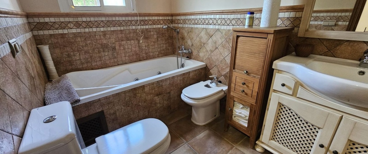 Wiederverkauf - Villa - Marbella - El Rosario