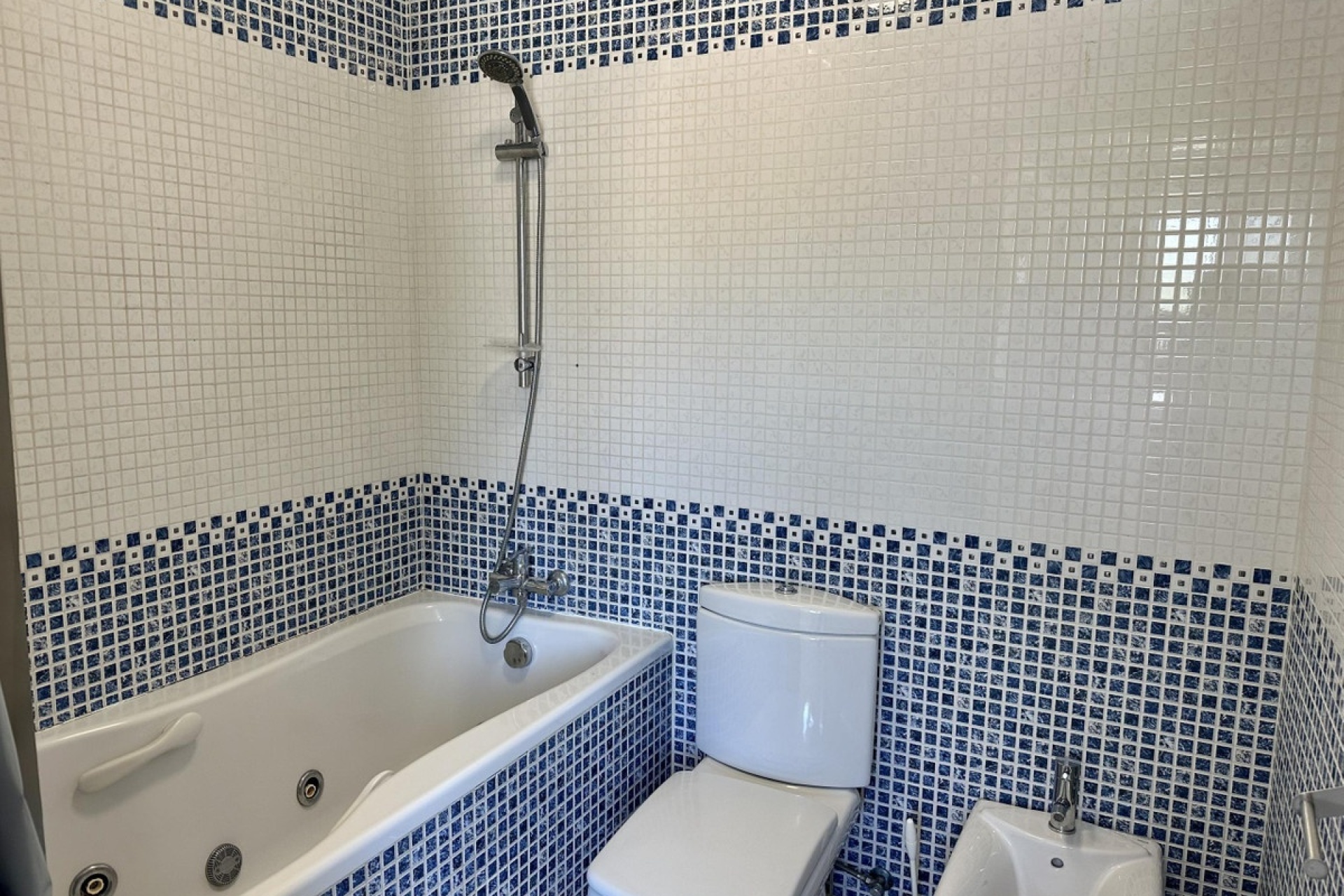 Wiederverkauf - Villa - Marbella - El Rosario